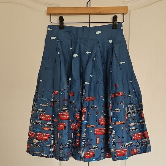 Novelty Blue Pleated Skater Skirt with British Cityscape Print - Picture 4 of 16